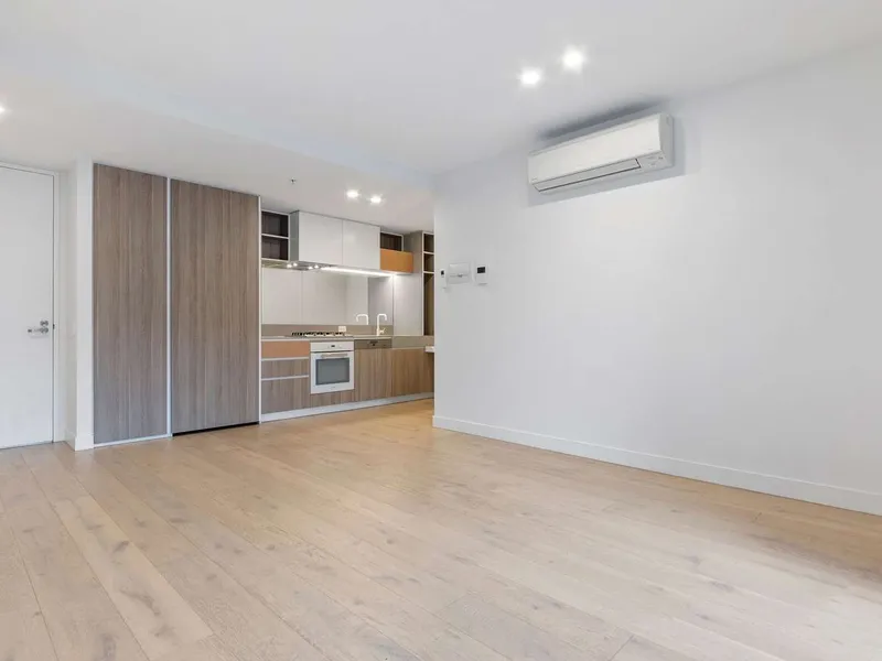 PRIME ST KILDA LIVING | FLARE REAL ESTATE