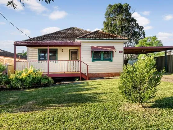 Located in Popular Blacktown North & Only Minutes from the Popular Kings Langley Public School and Shopping Centres.