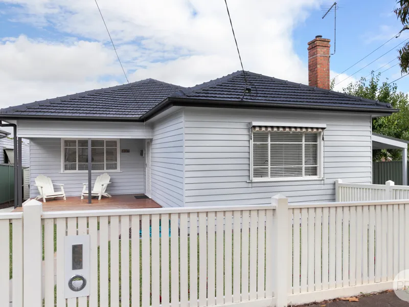 Charming Cottage on Low Maintenance Block