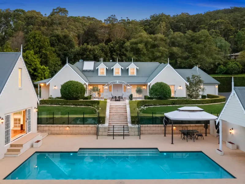 Luxury Sanctuary Occupying 2.7 Magnificent Acres