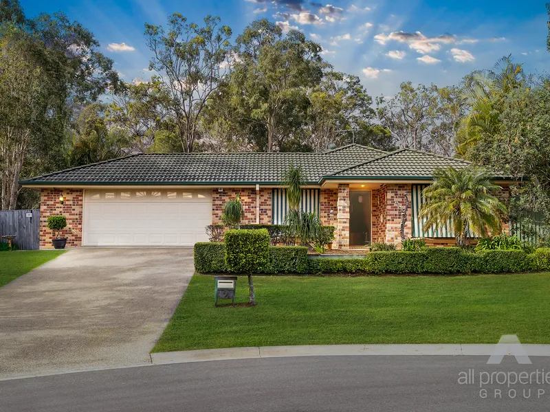 Gorgeously presented - Well positioned home on a massive 1140sqm with 5 beds , 2 baths + Massive shed - Don't miss this opportunity !!