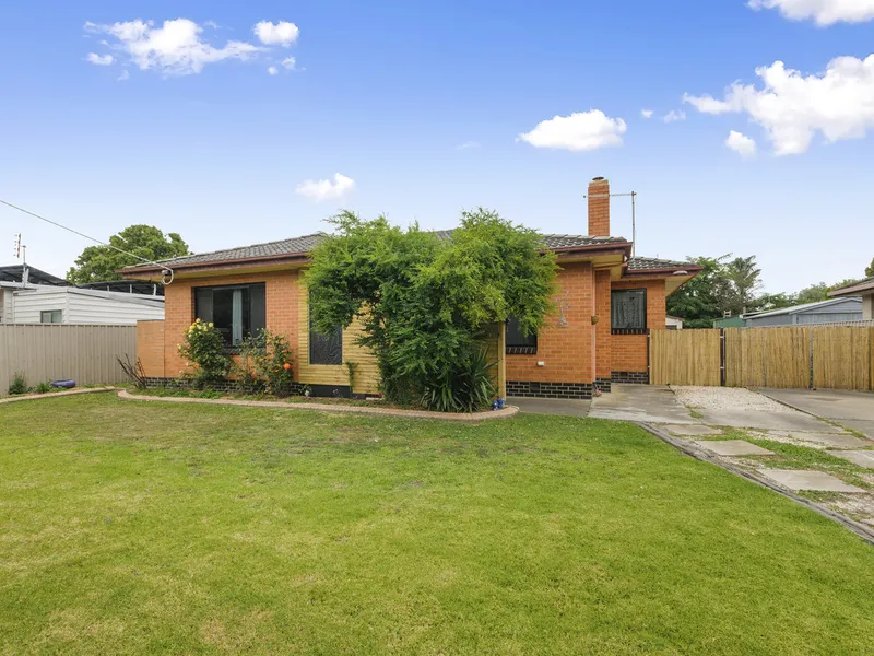 Solid family home in sought after Stratford