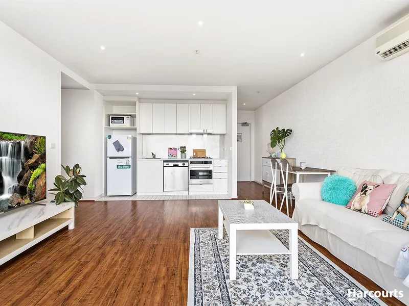 Modern Apt with Magnificent View and in Convenient Location