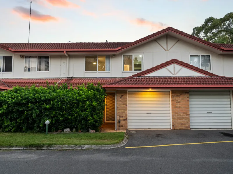 **AVAILABLE** Ready To Move in! In Excellent Condition!