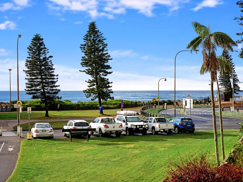 Sun-Filled ‘Surfrider’ Studio Apartment With Ocean Views