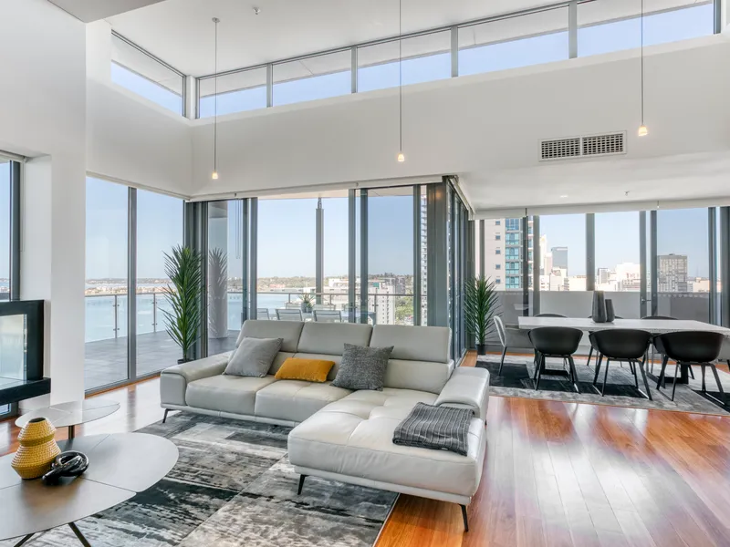 Penthouse Perfection: Breathtaking 360° Views in East Perth!