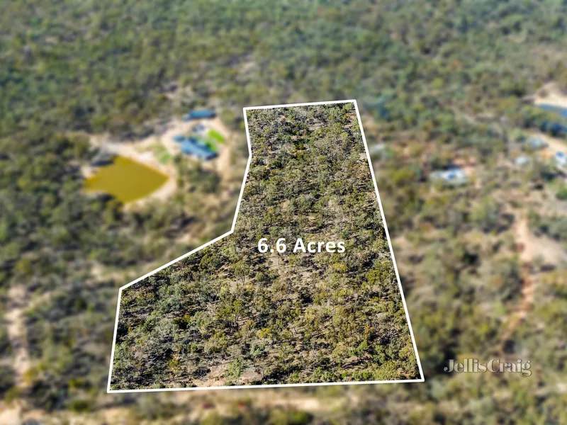 Secluded bush block only 4kms from town