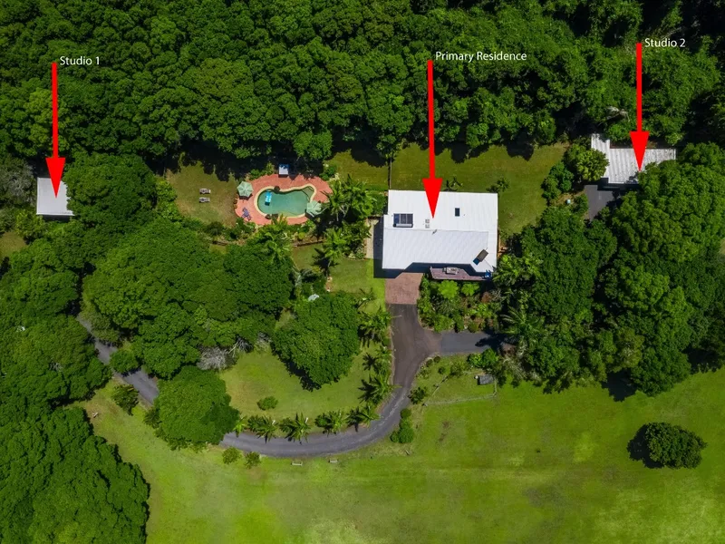 Acreage retreat within minutes to world class beaches