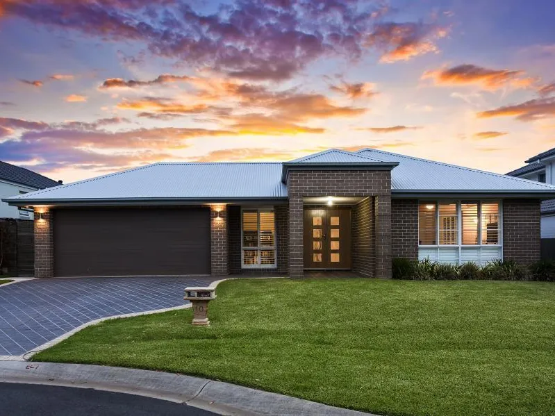 SIMPLY STUNNING OFFERING QUALITY, STYLE & SPACE!