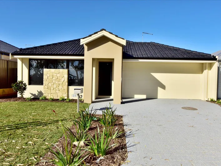 MODERN FAMILY HOME WITH LOTS OF SPACE!!!