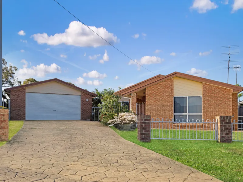 897sqm Block & 15m X 7m Garage