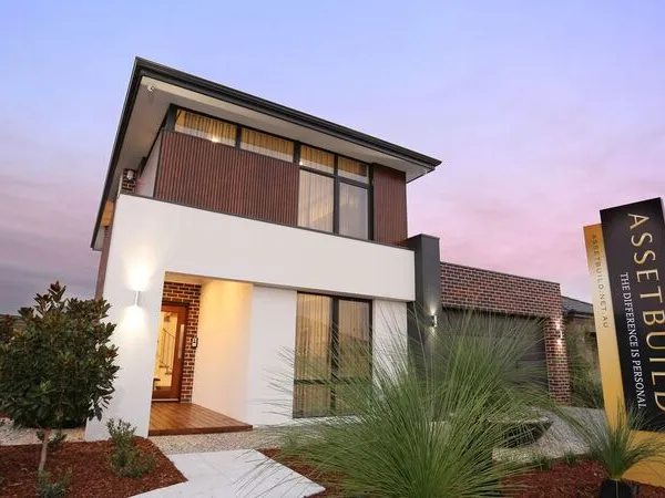 RARE CHANCE TO OWN THIS PREMIER EX-DISPLAY HOME! EARN UP TO 6% WITH A GENEROUS LEASEBACK OPTION!