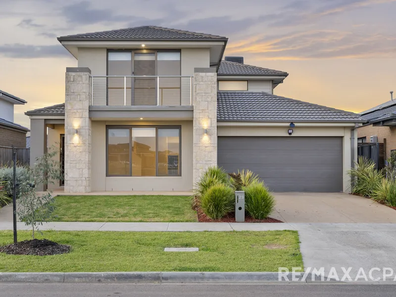 Fantastic Double-Storey Home Awaits You