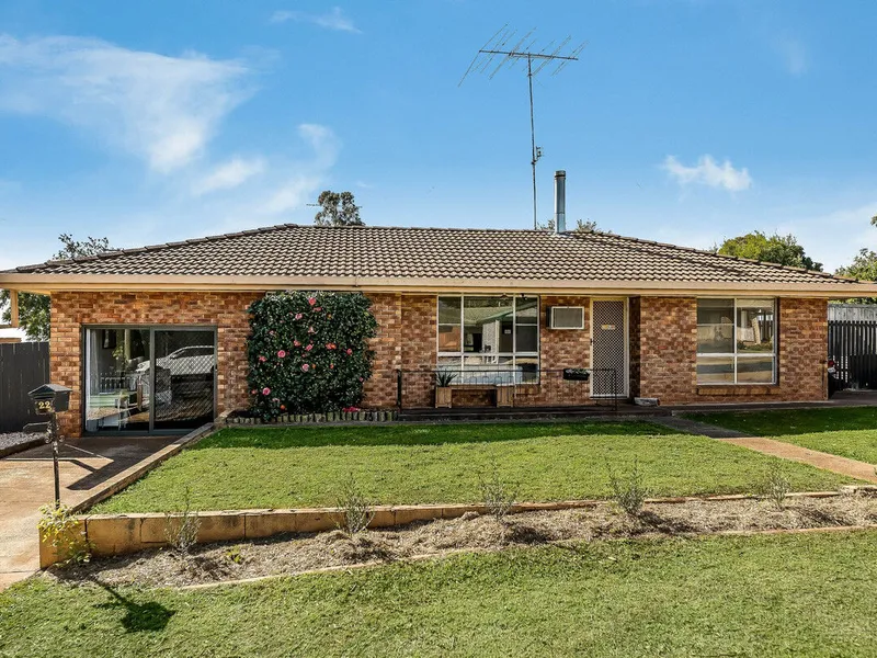 Impeccably presented, modern home located in the popular suburb of Glenvale!
