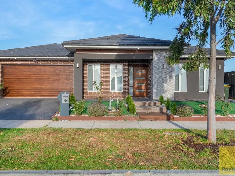 Magnificent Family Abode at a Fantastic Location!