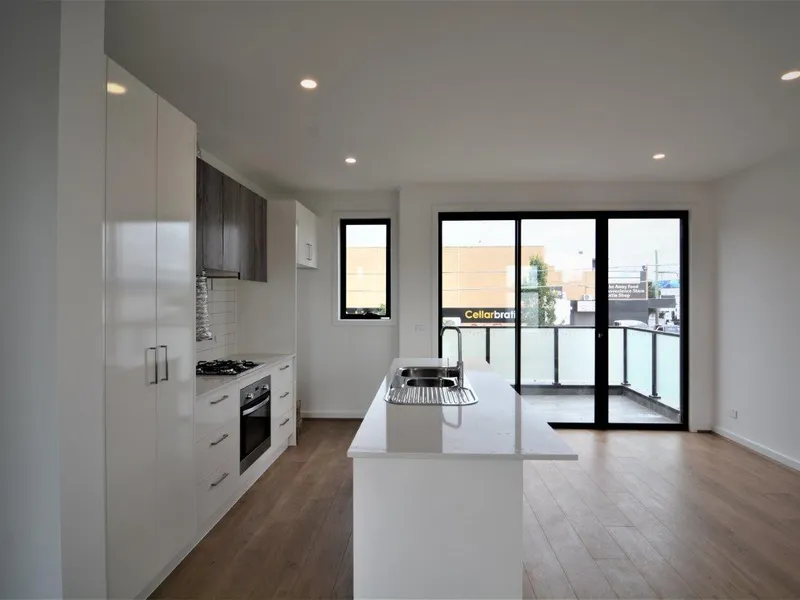 Near New 2 Bedroom Townhouse. 