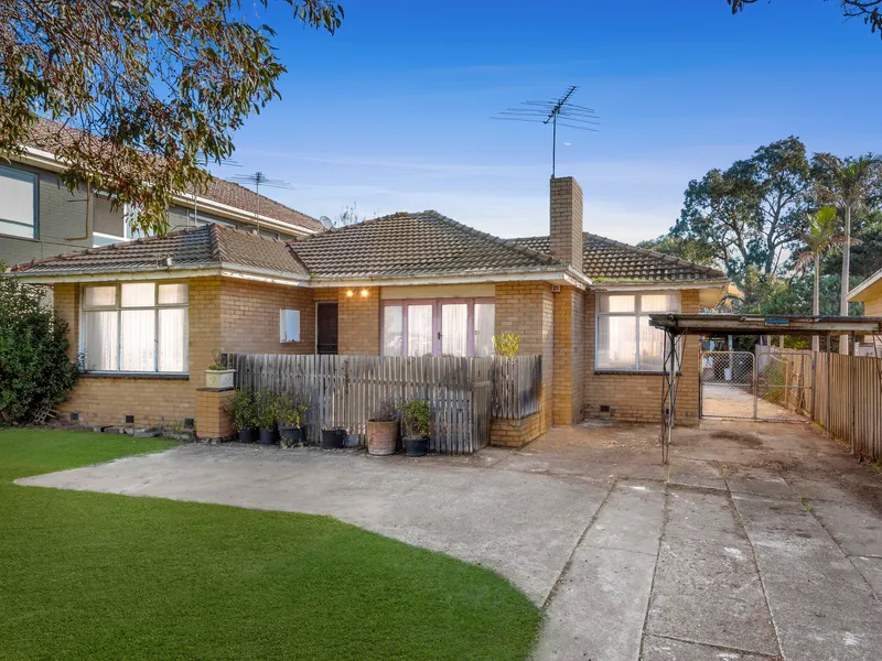 Renovate, Build or Develop (STCA) on 814m2 (Approx.)