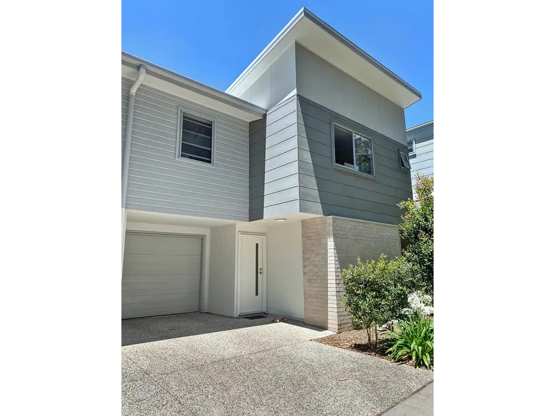Modern 3 Bedroom Townhouse