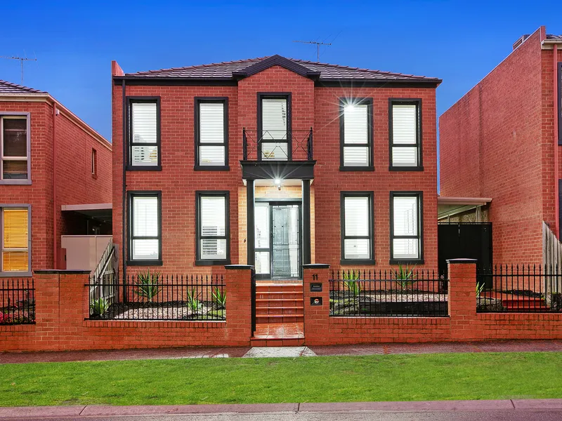 Modern Living in The Exclusive Rivergum Estate !