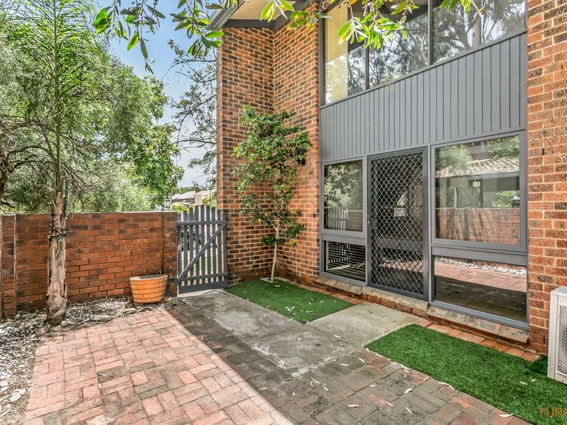 Terrific two storey Norwood townhouse... for those wanting something special!