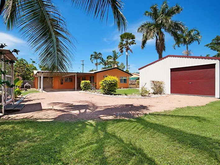 Entertainers Delight with Large Shed