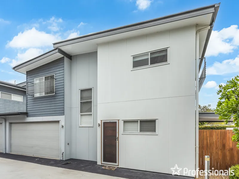 BAYSIDE LIVING AT IT'S BEST