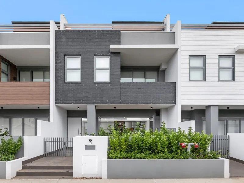 Brand New Luxurious 3-Story Terrace in the heart of Sydney