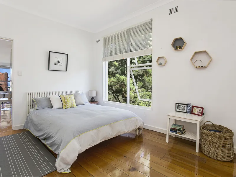Lock in before Summer! Top Floor Apartment with Ocean Views & LUG