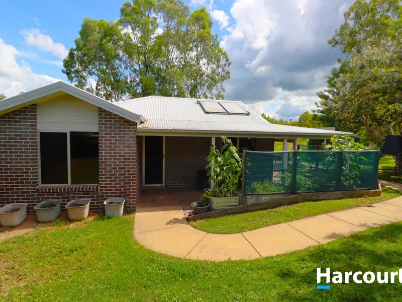 LOW MAINTENANCE 2 BED BRICK HOME & HUGE SHED