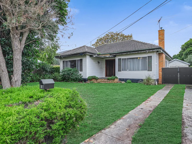 Exciting Opportunity to Rebuild on 693sqm (approx)