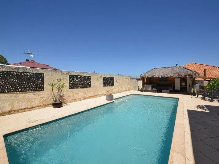 GIANT DOUBLE BRICK WORKSHOP