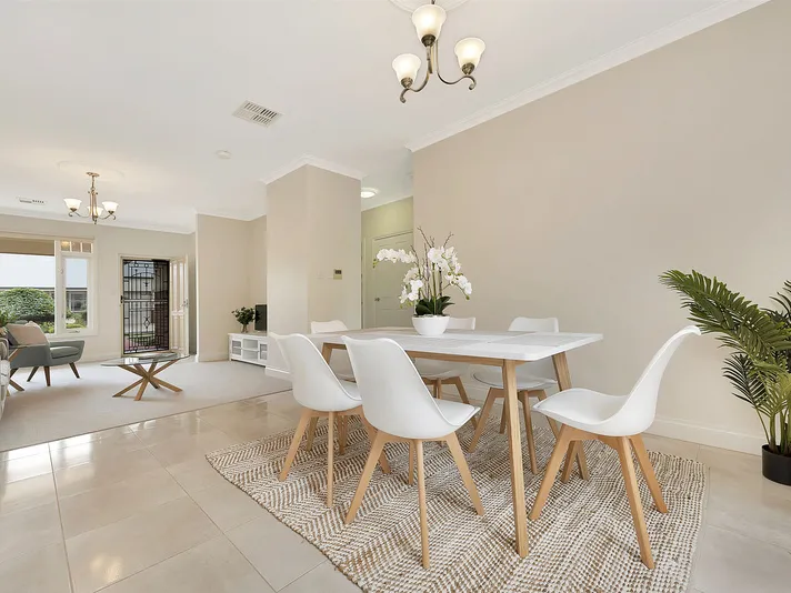 Stylish, north facing villa packed with a host of features within easy walking distance to the community centre & beach.