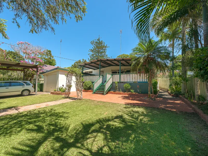 CHARMING COTTAGE IN CENTRAL SOUTHPORT!