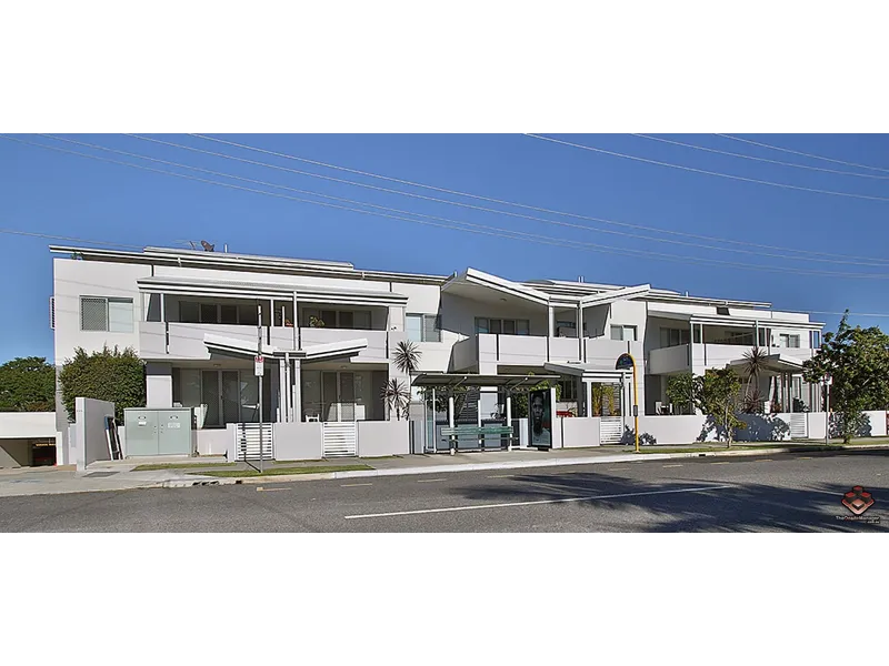 GREAT LOCATION, MODERN 2 BEDROOM 2 BATHROOM APARTMENT