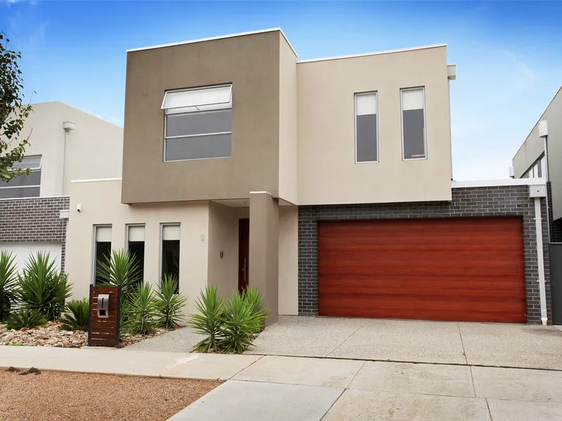 GRAND FAMILY HOME