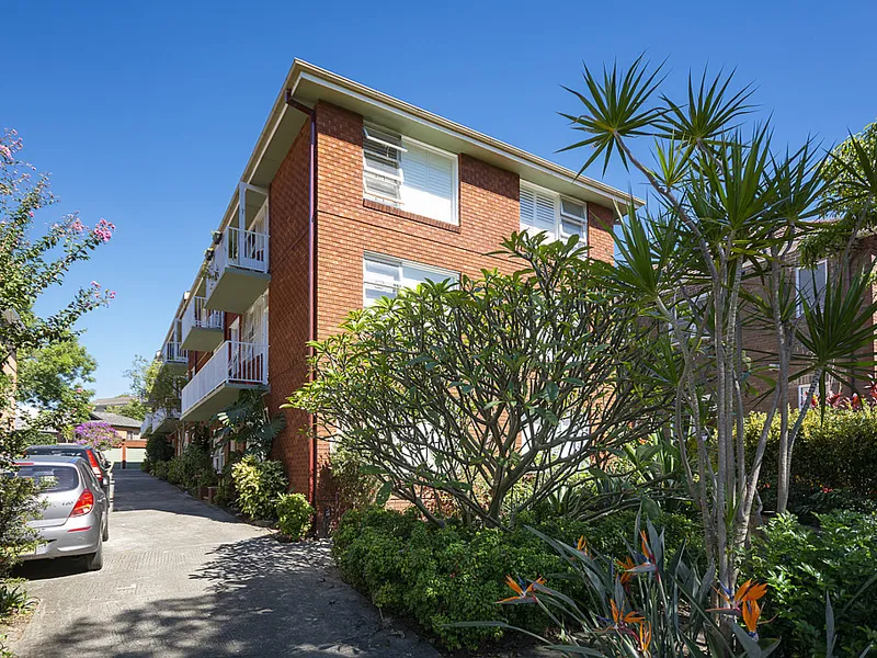 Leafy outlook from top floor apartment