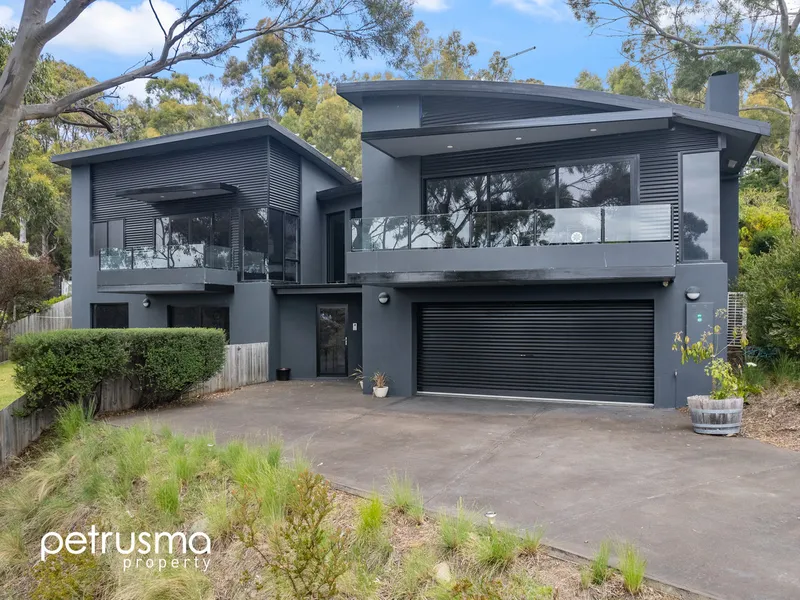 Stunning family home with magnificent views