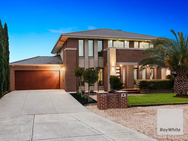 Stunning Family Entertainer!