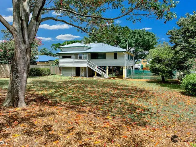 Classic Character Home On Large 819m2 Land!