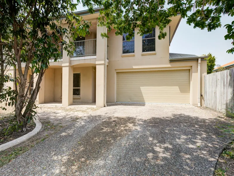 Four Bedroom Townhouse in Coomera!