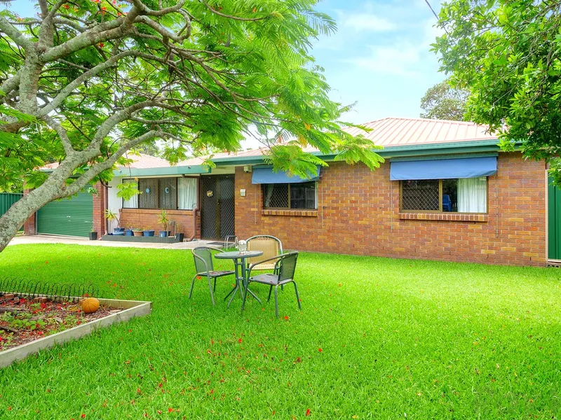 Large lowset family home in private setting