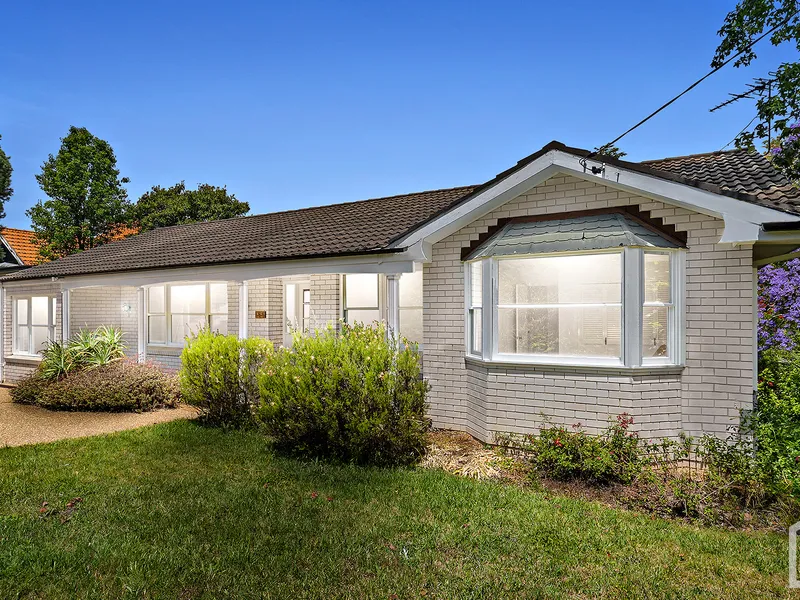 Fresh and new to the market, park like gardens