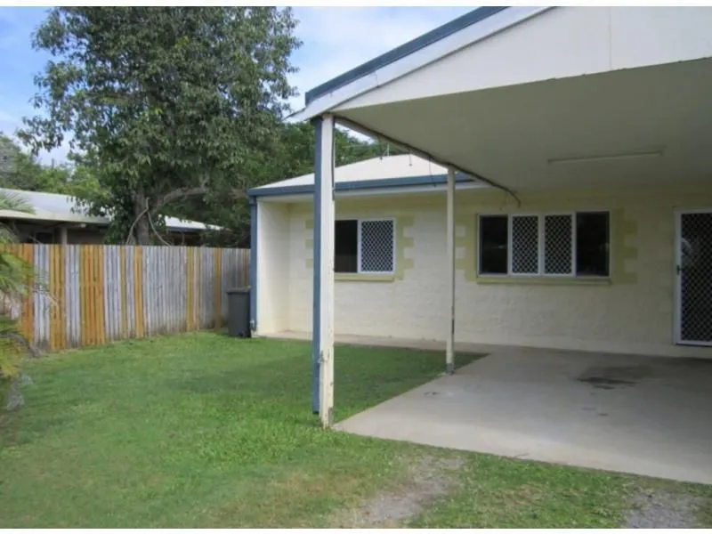 DUPLEX  2 X 2 WITH 2 CARPORTS