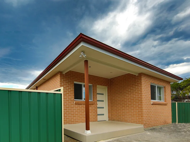 Spacious Granny Flat - Matthew Pearce Public School in sight