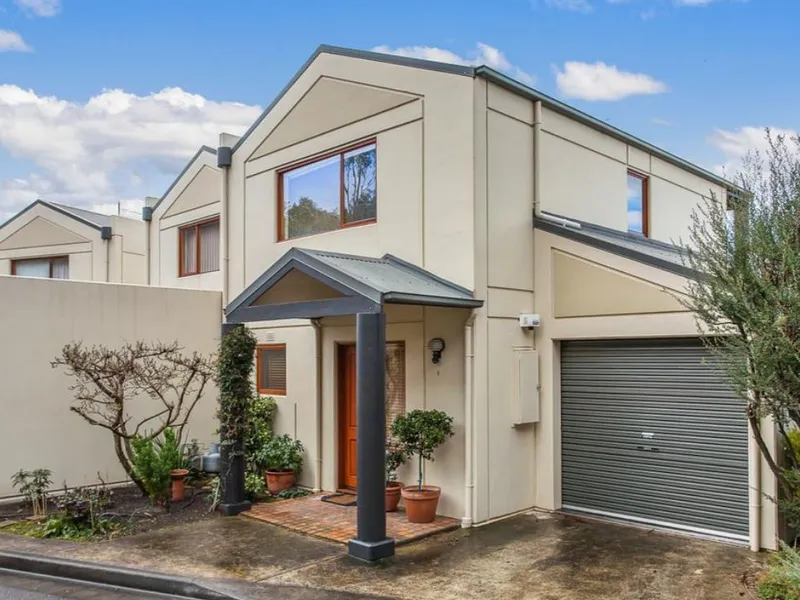 Stunning view, stunning presentation, great value for money townhouse 