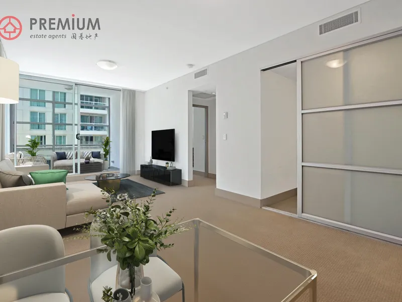 Modern and stylish one bedroom + study apartment in the heart of the Sydney CBD