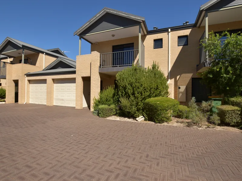 Amazing double storey and lifestyle rolled into one!