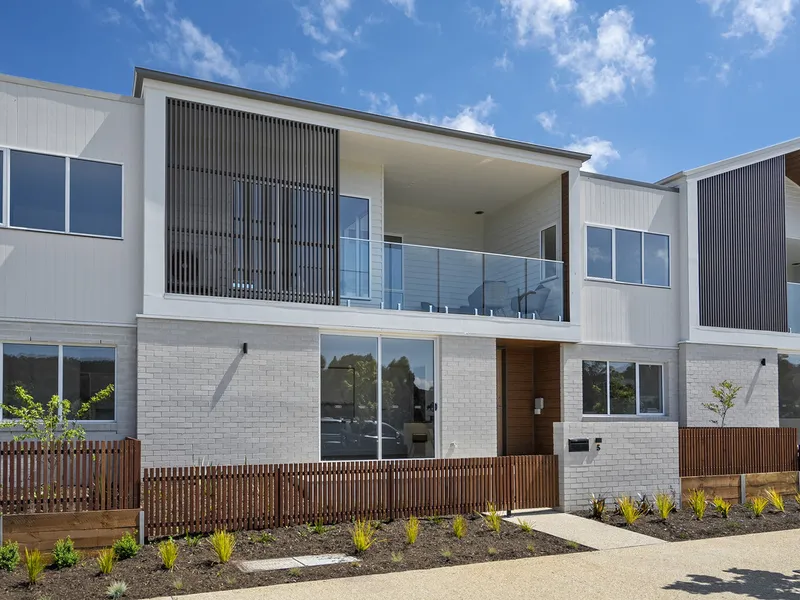 Brand new stylish Town House with gorgeous park views