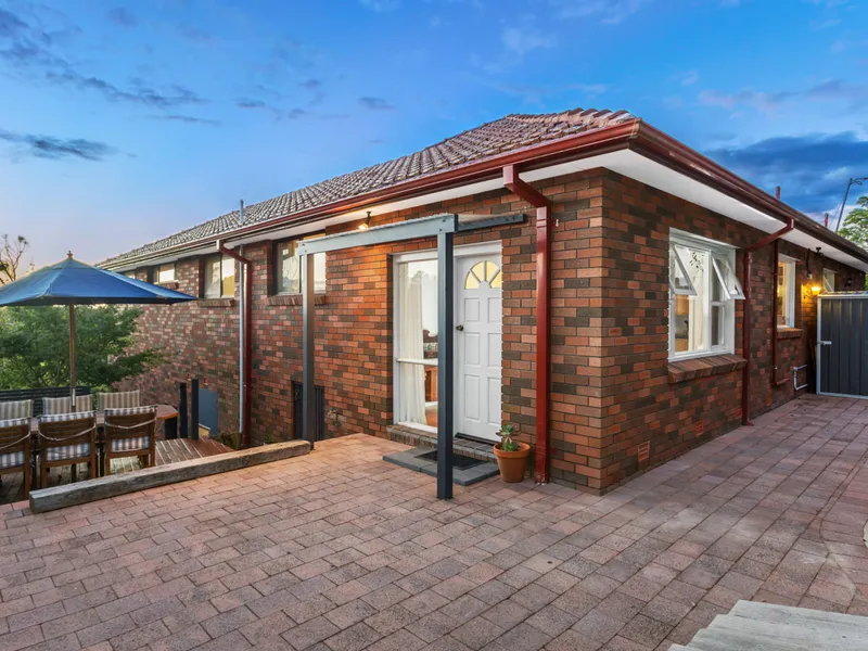 Flexibility, lifestyle location and dual occupancy/granny flat opportunity