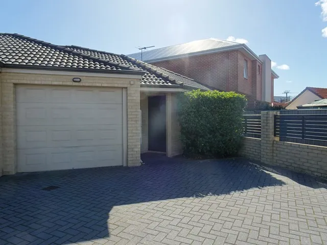 NEAT & TIDY 3X2 IN SUPERB LOCATION